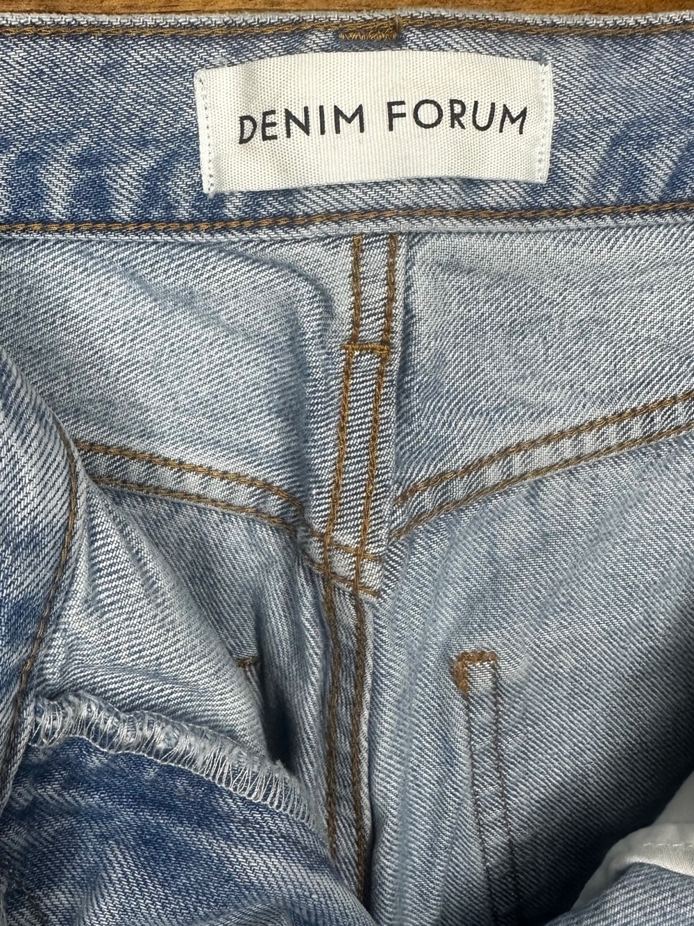 Aritzia Denim Forum The Farrah Hi-Rise Wide Leg Jeans - Light Blue 28 - Picture 4 of 6